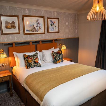 Ely Hotel By Chef & Brewer Collection キャンバリー エクステリア 写真
