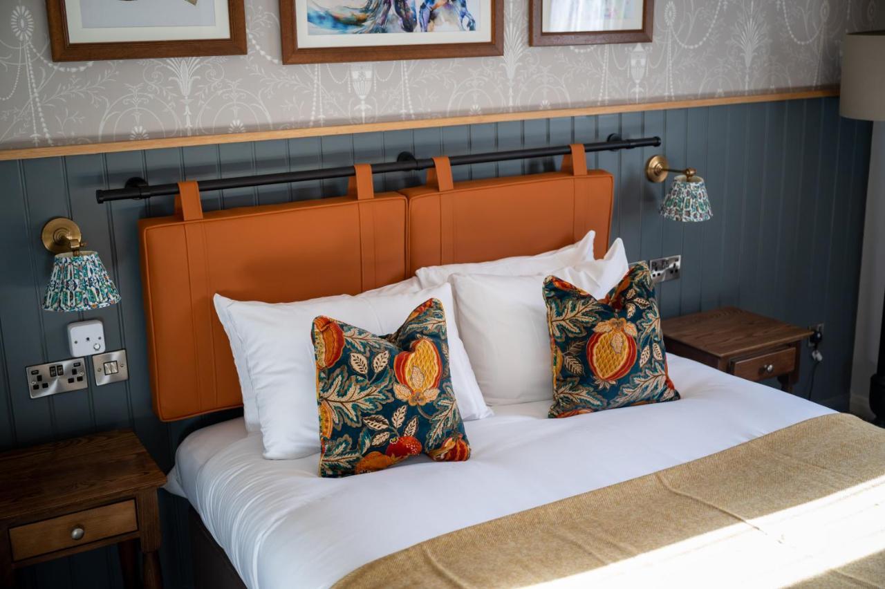 Ely Hotel By Chef & Brewer Collection キャンバリー エクステリア 写真