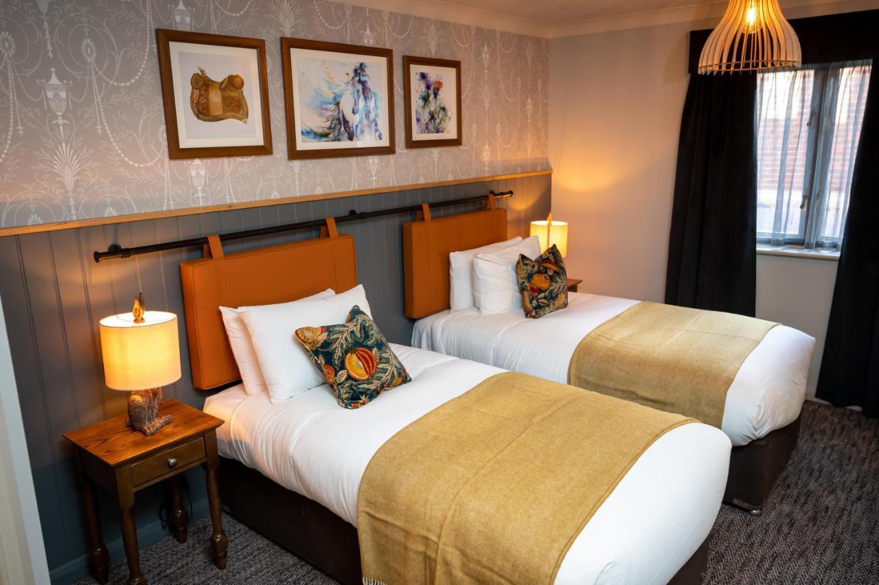 Ely Hotel By Chef & Brewer Collection キャンバリー エクステリア 写真