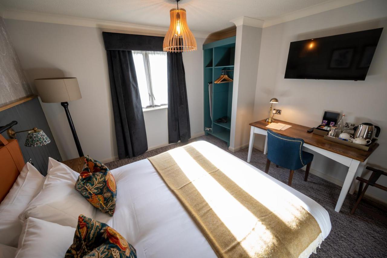 Ely Hotel By Chef & Brewer Collection キャンバリー エクステリア 写真