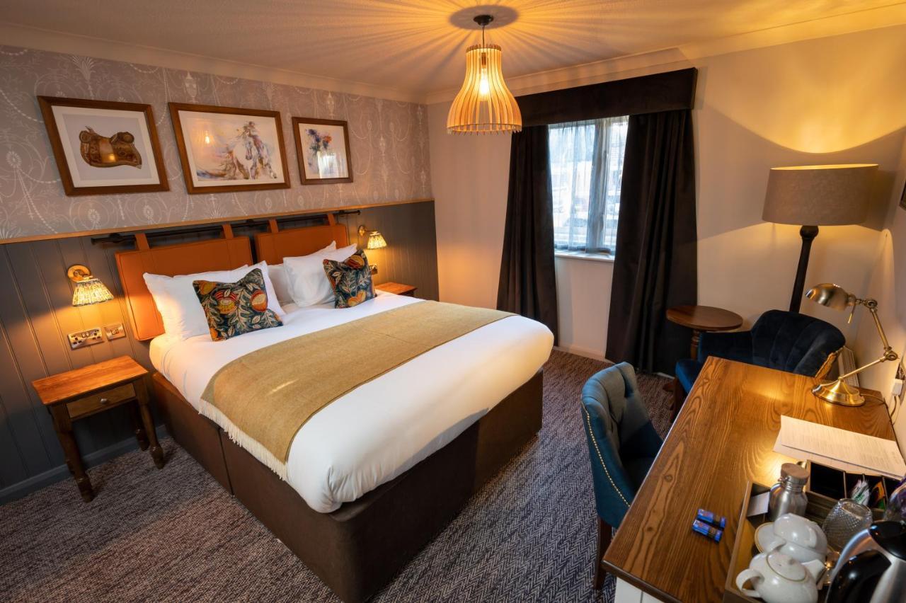 Ely Hotel By Chef & Brewer Collection キャンバリー エクステリア 写真