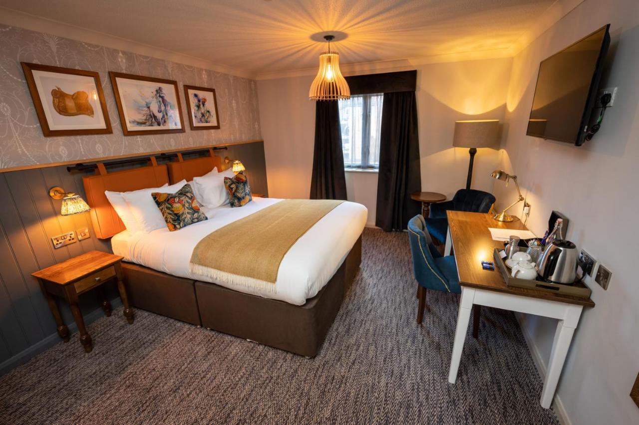 Ely Hotel By Chef & Brewer Collection キャンバリー エクステリア 写真