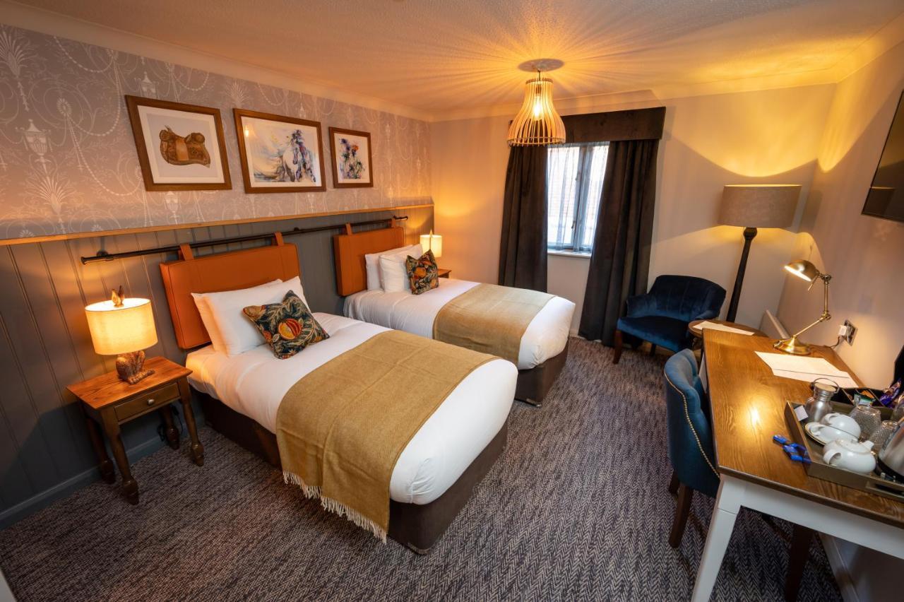 Ely Hotel By Chef & Brewer Collection キャンバリー エクステリア 写真
